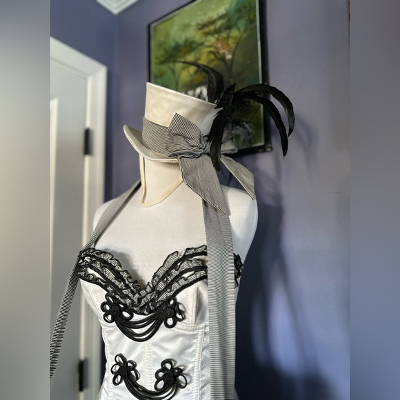 Trashy Original Bespoke/custom Cigarette Girl Costume - Picture 14 of 16